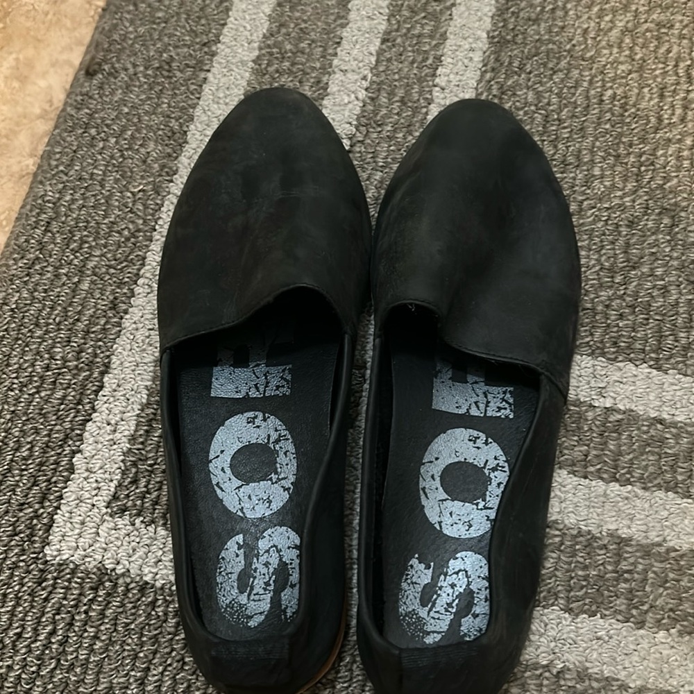 Sorel Ella black leather waterproof Slip-On Loafers EUC